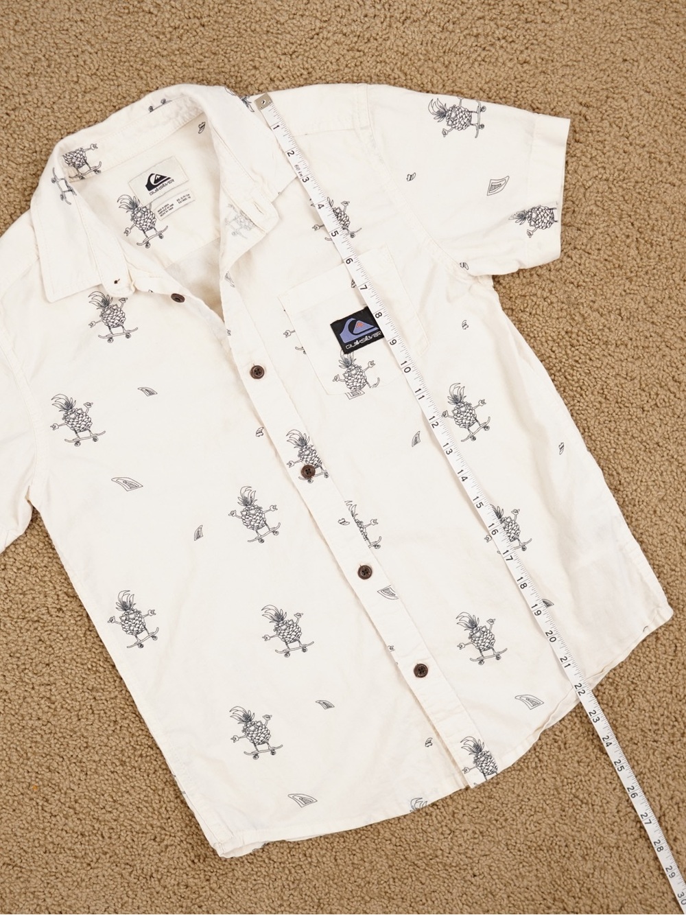 Quiksilver White Short-Sleeve Button-Up Shirt with Surf Print - Picture 4 of 8